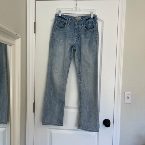 BKE Men's 30R Jake Straight Jeans Faded Light Blue Denim Stretch White Stitch - Picture 11 of 15